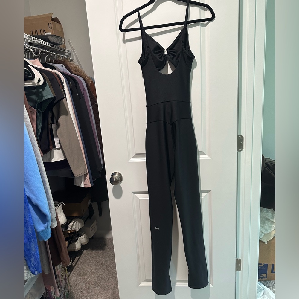 Alo Airlift A-List Onesie - Picture 4 of 7
